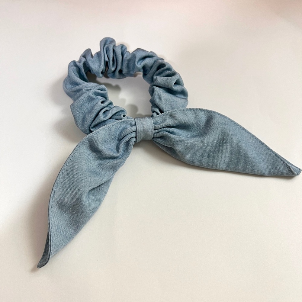 Club Monaco Scrunchie